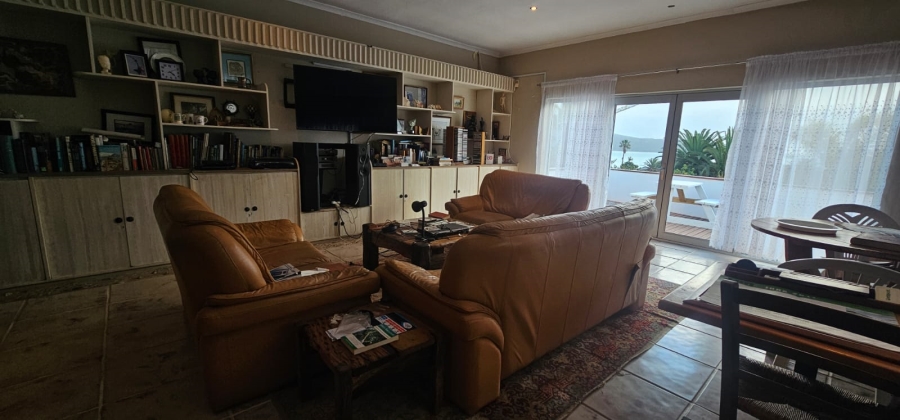 7 Bedroom Property for Sale in Middedorp Western Cape